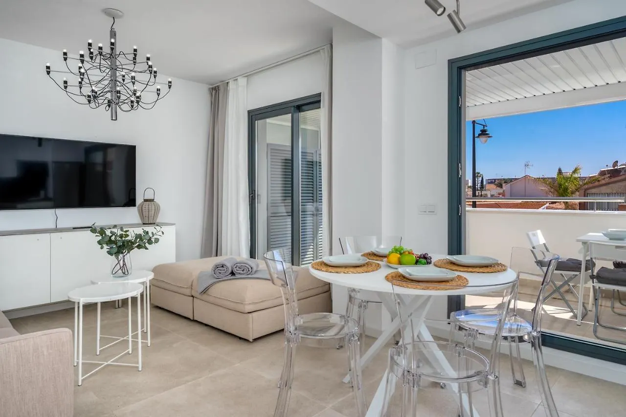 Kontakt z Beachclose Apartment With Pool In Torremolinos By Costarentals - Ref 173